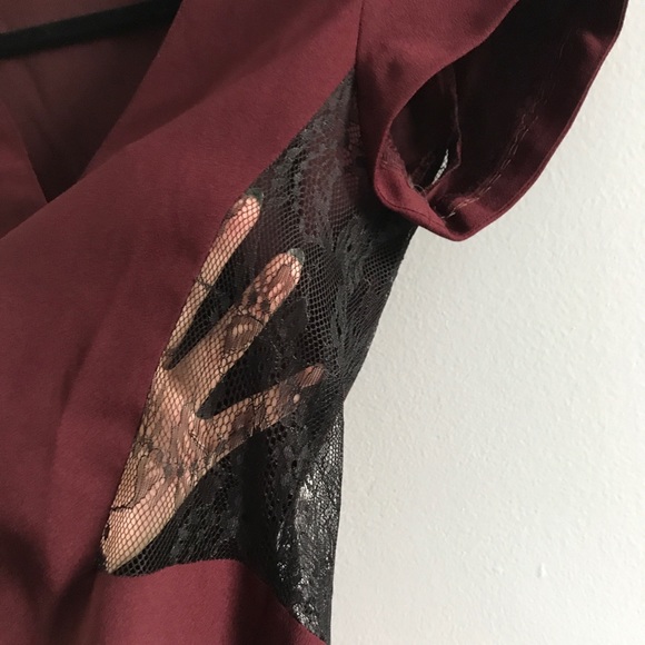 Zara Lace-side T-shirt Blouse - Picture 3 of 4